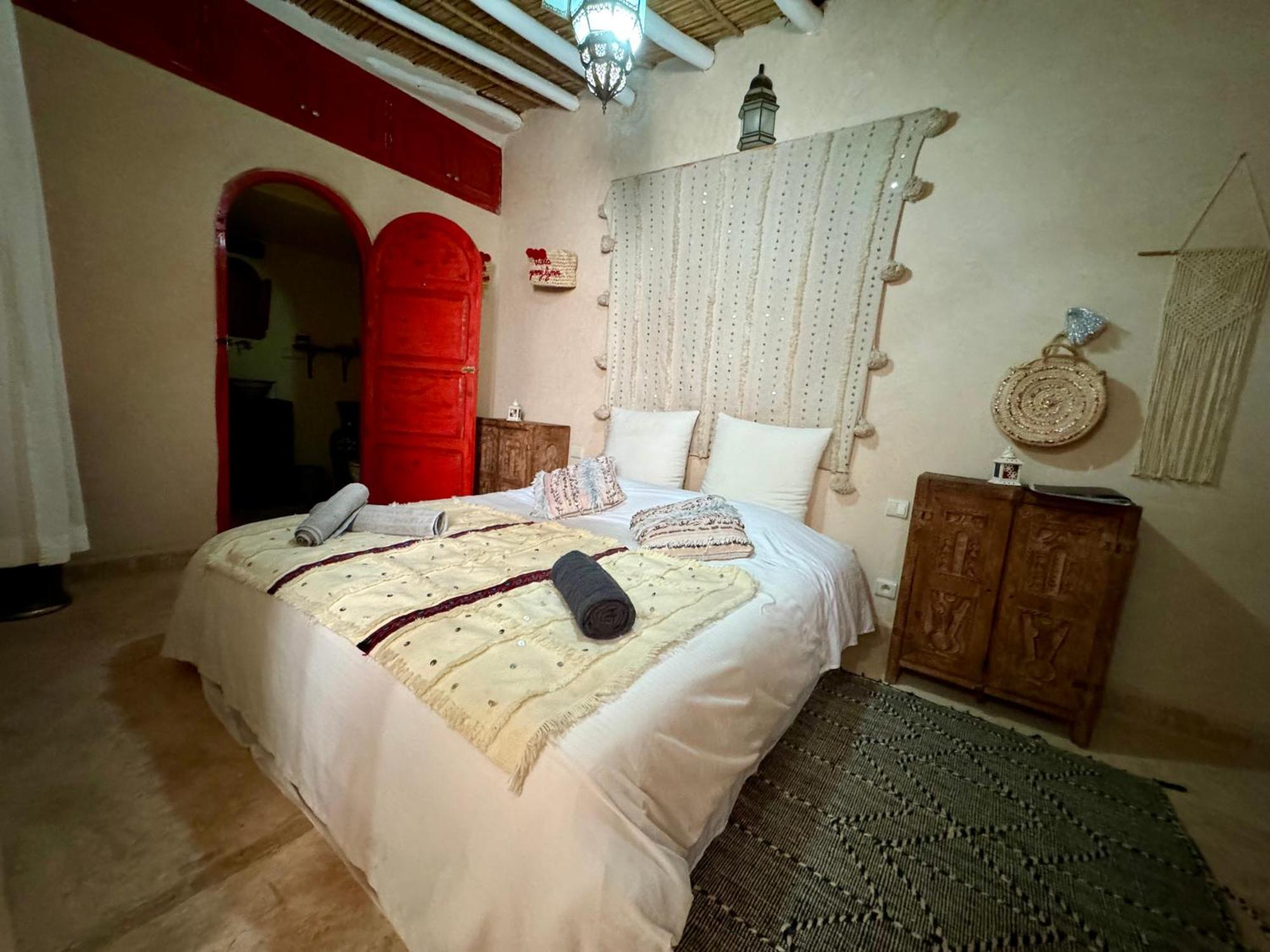 Jenny Lynn Hotel Tazrou Ngoại thất bức ảnh