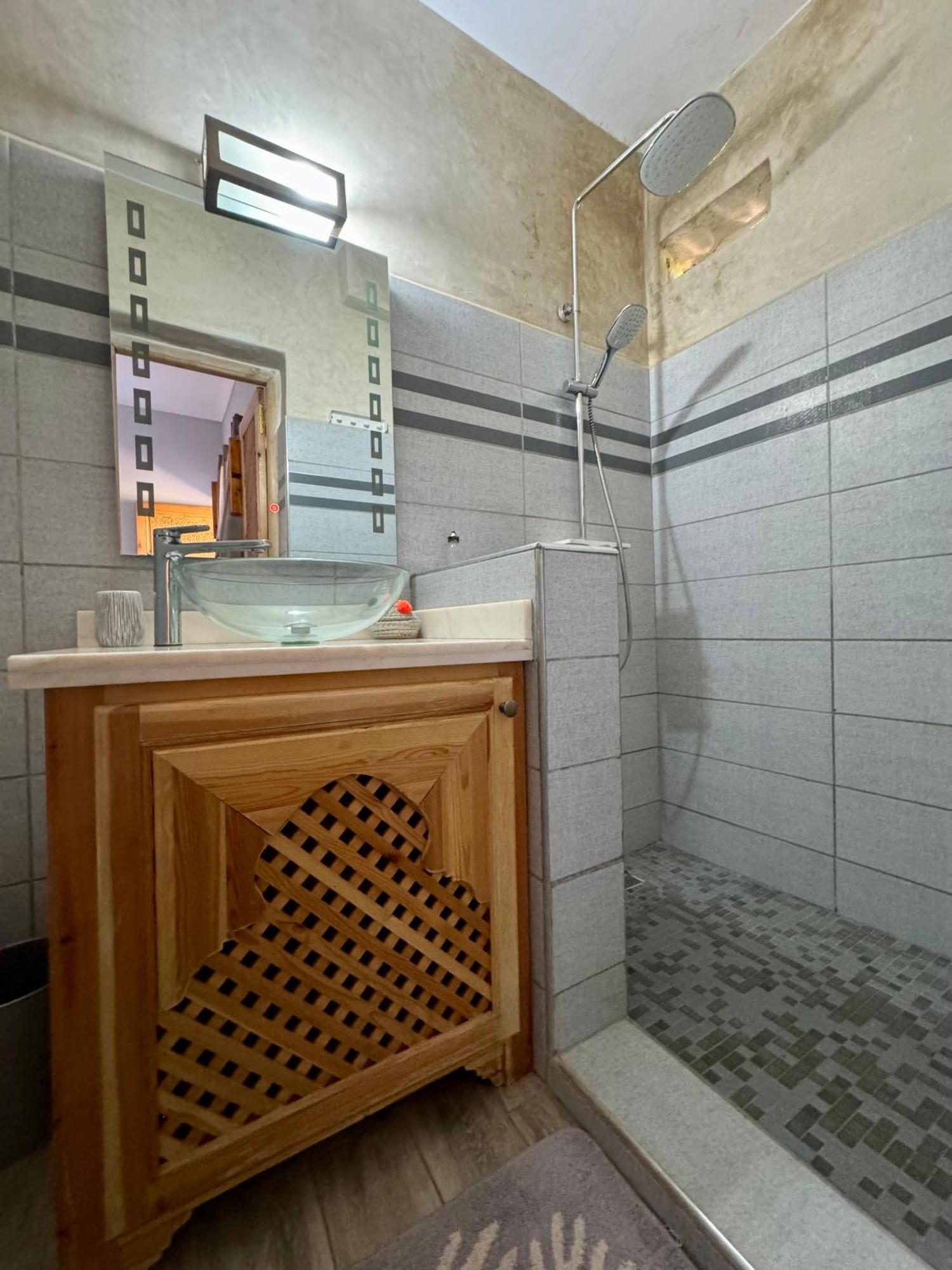 Jenny Lynn Hotel Tazrou Ngoại thất bức ảnh