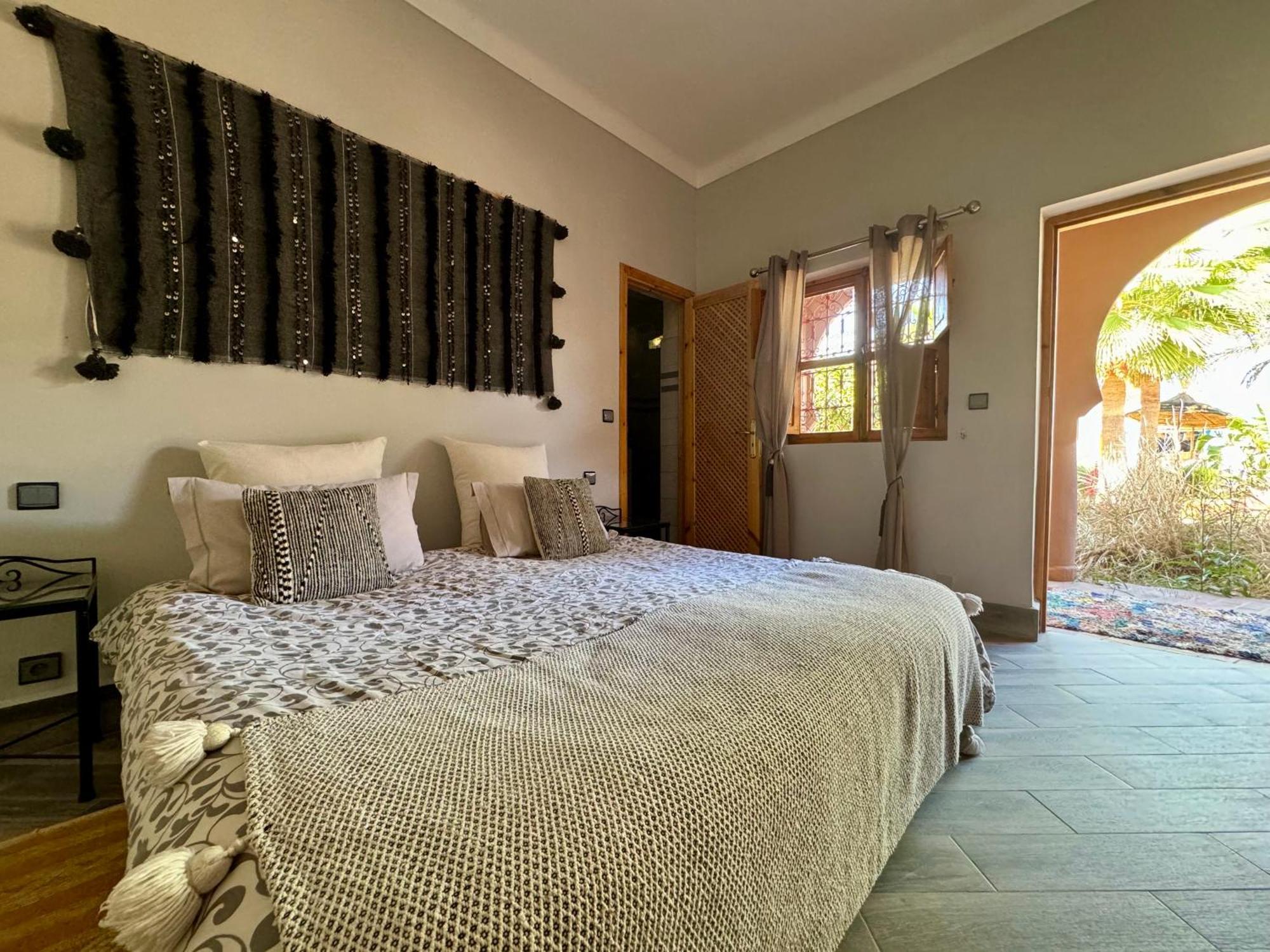 Jenny Lynn Hotel Tazrou Phòng bức ảnh